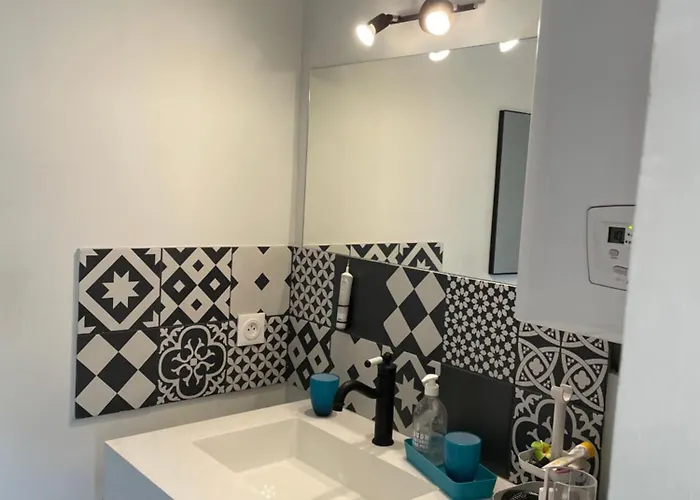 Petite Maison De Avec Jardin Quartier Calme * Nîmes